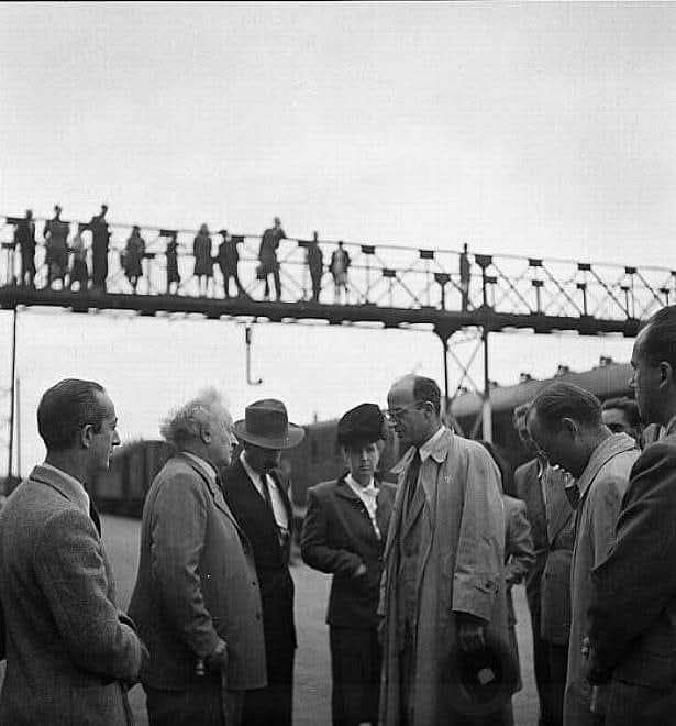 Glavni kolodvor - Trnjanski pješački nathodnik 1950-ih godina